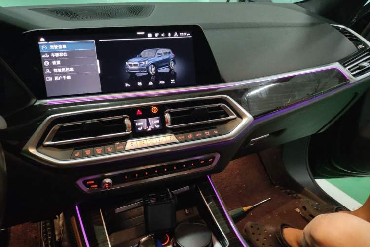 Used BMW X5  Audio And AC Panel