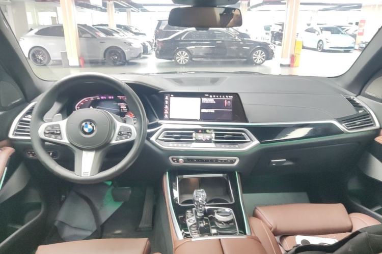 Used BMW X5 2019 xDrive40i Luxury Model with M Sport Package Center Console