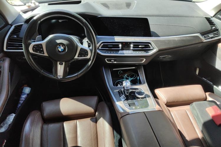 Used BMW X5 2019 xDrive40i Luxury Model with M Sport Package Center Console