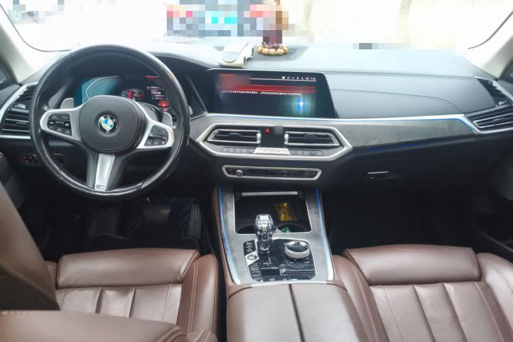 Used BMW X5 2019 xDrive40i Luxury Model with M Sport Package Center Console