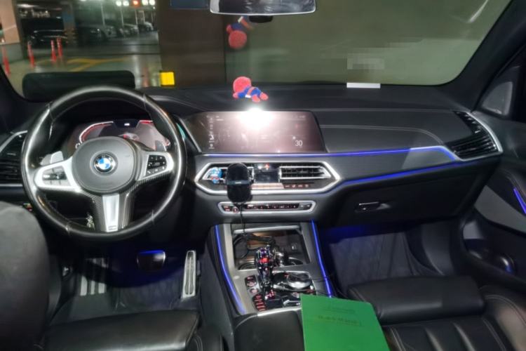 Used BMW X5 2019 xDrive40i Luxury Model with M Sport Package Center Console