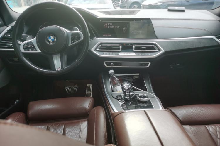 Used BMW X5 2019 xDrive40i Luxury Model with M Sport Package Center Console