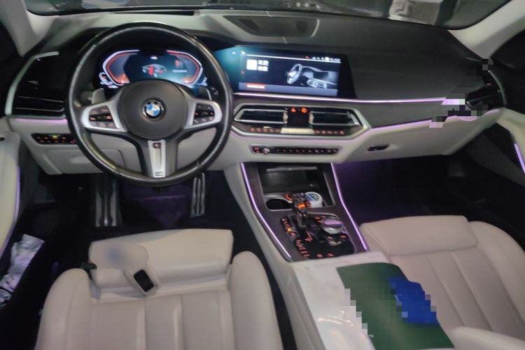 Used BMW X5 2019 xDrive40i Luxury Model with M Sport Package Center Console