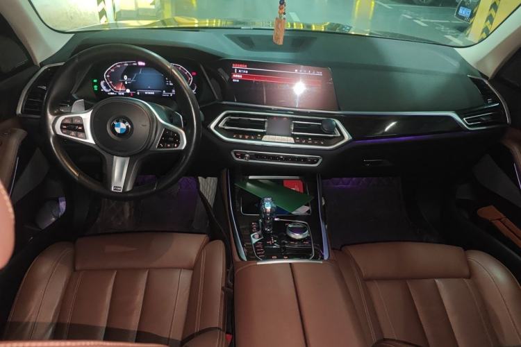 Used BMW X5 2019 xDrive40i Luxury Model with M Sport Package Center Console