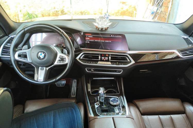 Used BMW X5 2019 xDrive40i M Sport U.S. specification Center Console