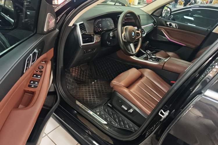 Used BMW X5 2019 xDrive40i M Sport Package Driver Seat