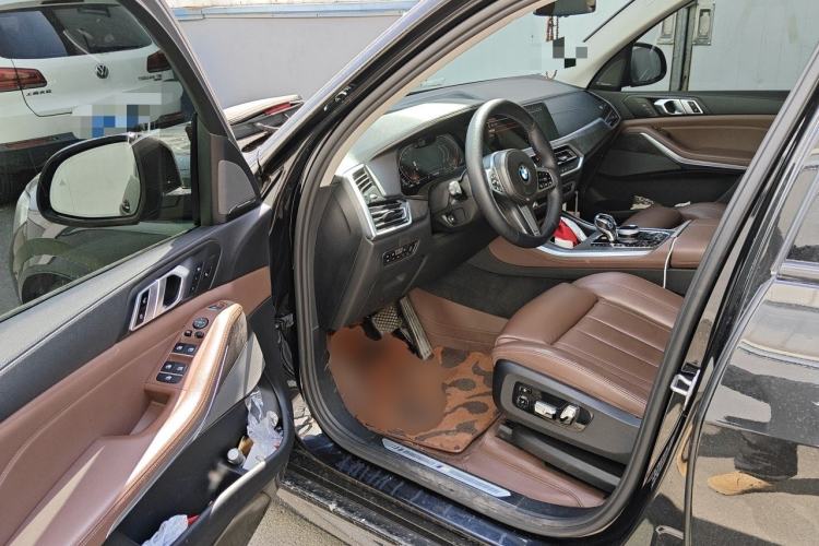 Used BMW X5 2019 xDrive40i Luxury Model with M Sport Package Driver Seat
