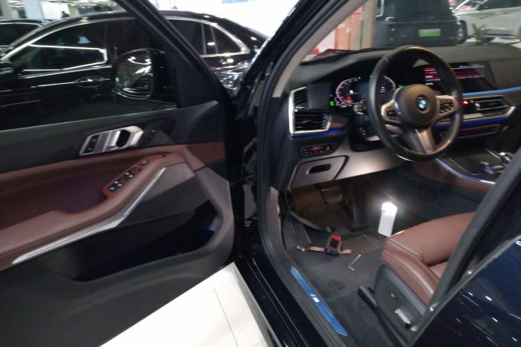 Used BMW X5 2019 xDrive40i M Sport Package Driver Seat