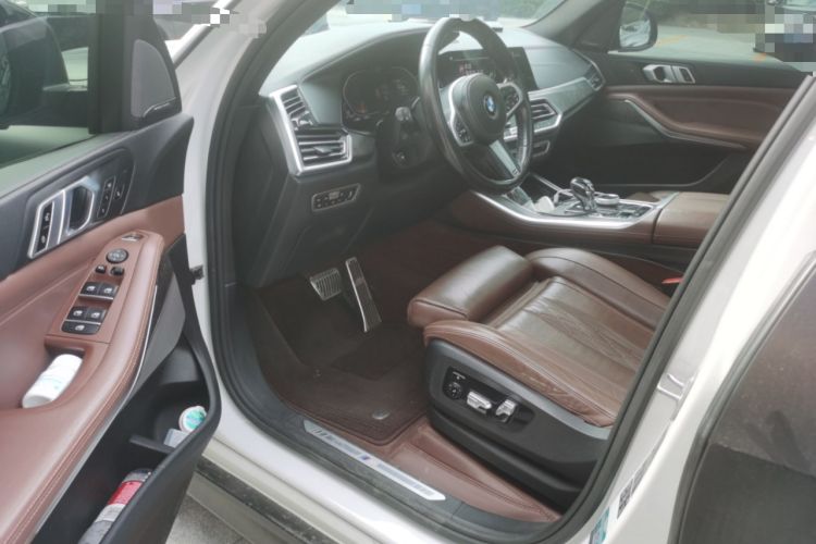 Used BMW X5 2019 xDrive40i Luxury Model with M Sport Package Driver Seat