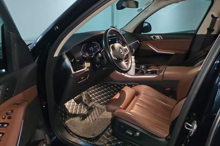Used BMW X5 2019 xDrive30i M Sport Package Driver Seat