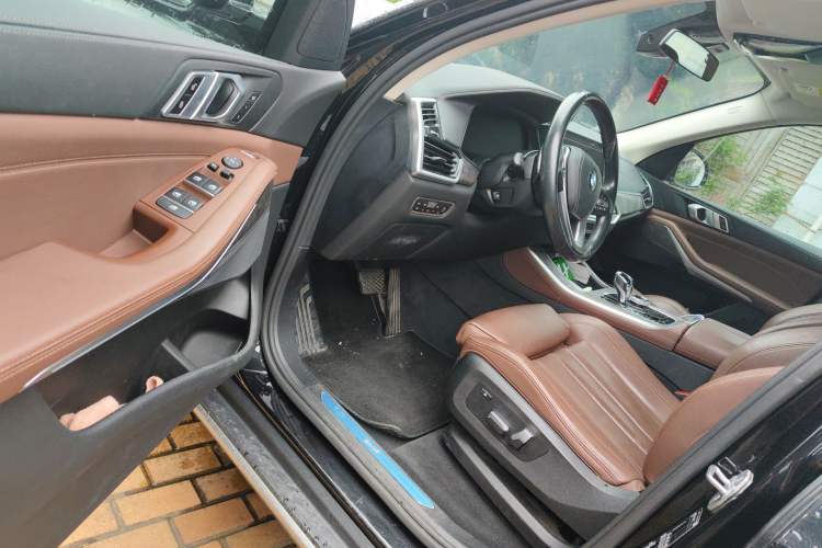 Used BMW X5 2019 xDrive30i X Design Package Driver Seat