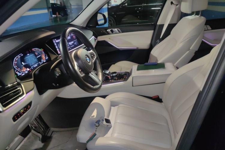 Used BMW X5 2019 xDrive40i Luxury Model with M Sport Package Driver Seat