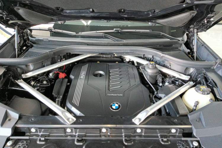 Used BMW X5 2019 xDrive40i M Sport Package Engine Bay
