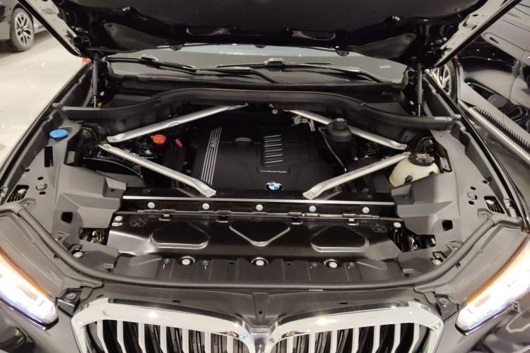 Used BMW X5 2019 xDrive40i M Sport Package Engine Bay