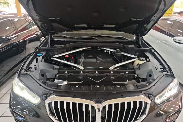 Used BMW X5 2019 xDrive40i M Sport Package Engine Bay