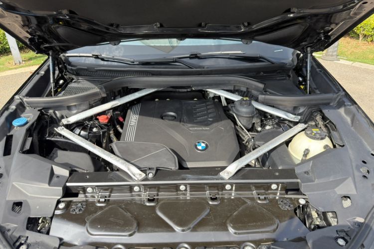 Used BMW X5 2019 xDrive30i M Sport Package Engine Bay