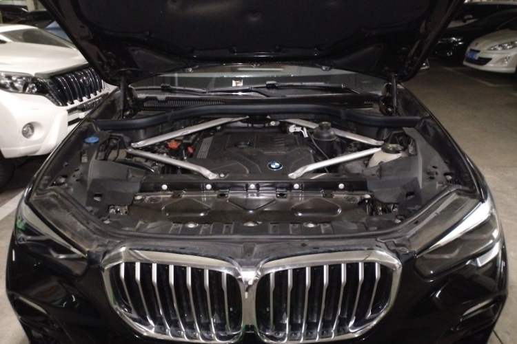 Used BMW X5 2019 xDrive30i M Sport Package Engine Bay