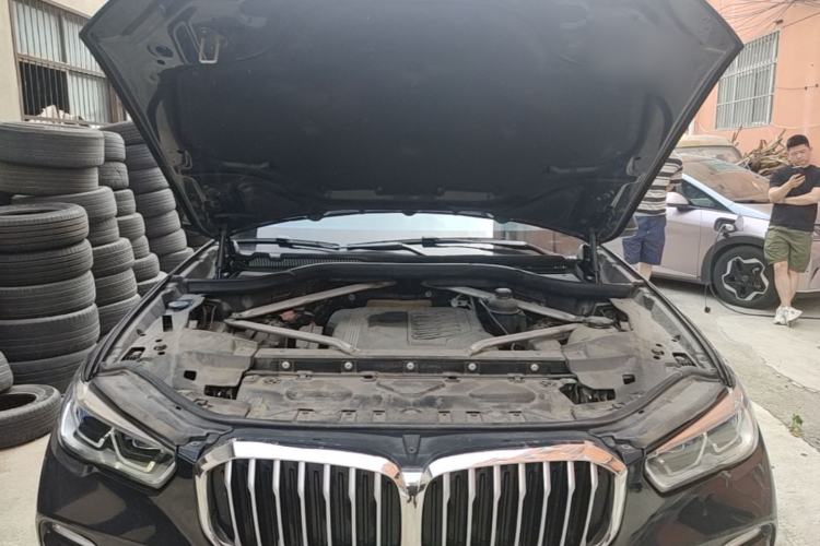 Used BMW X5 2019 xDrive40i M Sport Package Engine Bay