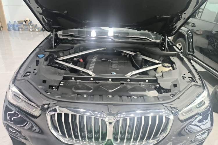 Used BMW X5 2019 xDrive40i M Sport Package Engine Bay
