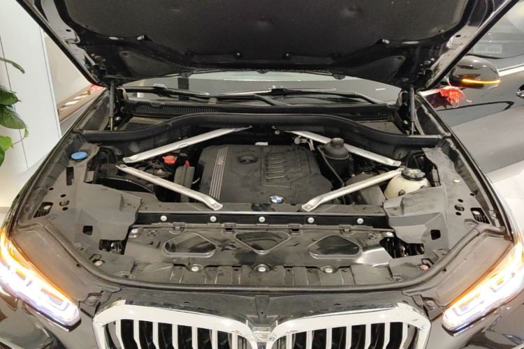 Used BMW X5 2019 xDrive40i M Sport Package Engine Bay