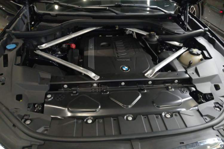Used BMW X5 2019 xDrive40i M Sport Package Engine Bay