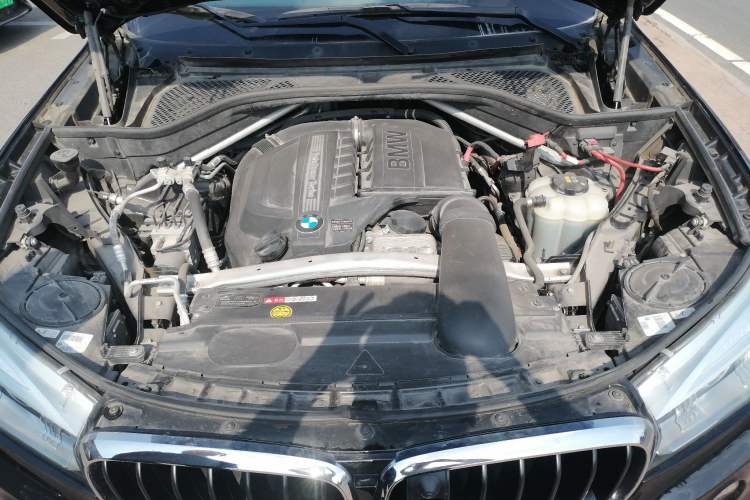 Used BMW X5  Engine Bay