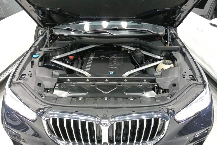 Used BMW X5 2019 xDrive40i M Sport Package Engine Bay