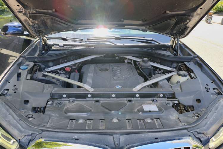 Used BMW X5 2019 xDrive40i M Sport Package Engine Bay