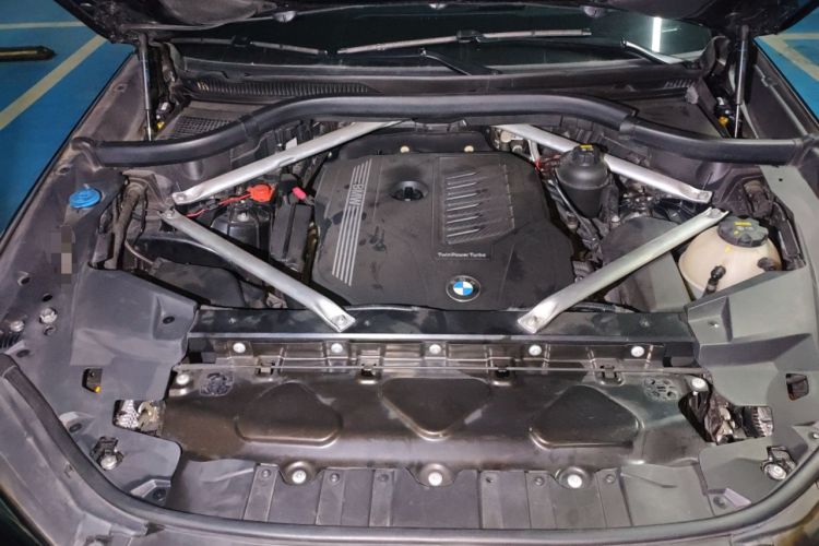 Used BMW X5 2019 xDrive40i Luxury Model with M Sport Package Engine Bay