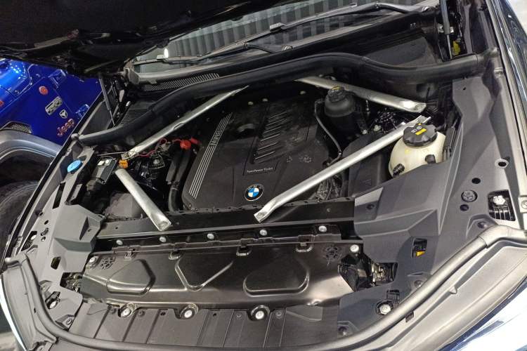 Used BMW X5 2019 xDrive40i M Sport Package Engine Bay