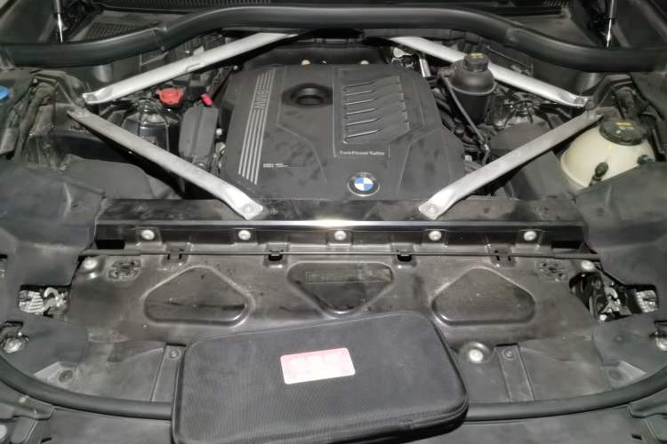 Used BMW X5 2019 xDrive40i Luxury Model with M Sport Package Engine Bay