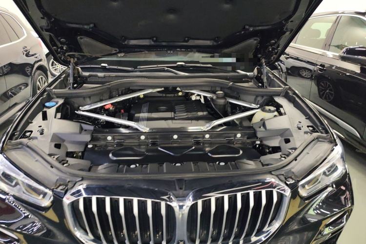 Used BMW X5 2019 xDrive40i M Sport Package Engine Bay