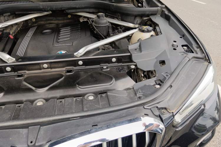 Used BMW X5 2019 xDrive40i M Sport Package Engine Bay Left