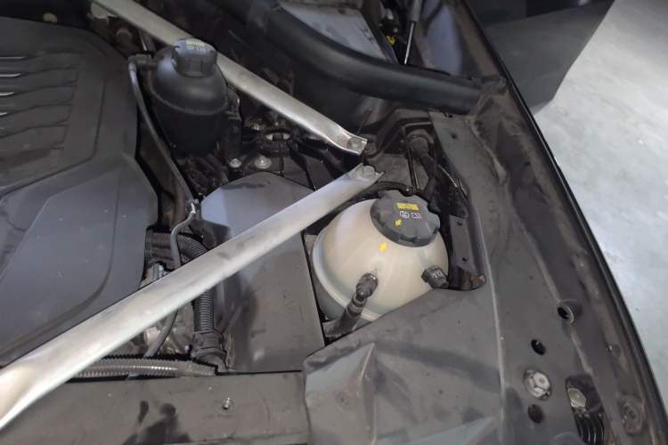 Used BMW X5 2019 xDrive40i M Sport Package Engine Bay Left