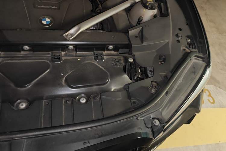Used BMW X5 2019 xDrive40i M Sport Package Engine Bay Left