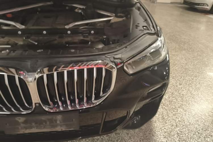 Used BMW X5 2019 xDrive40i M Sport Package Engine Bay Left