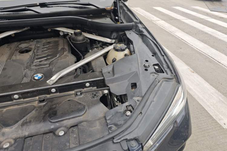 Used BMW X5 2019 xDrive40i M Sport Package Engine Bay Left