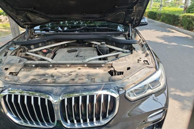 Used BMW X5 2019 xDrive40i M Sport Package Engine Bay Left