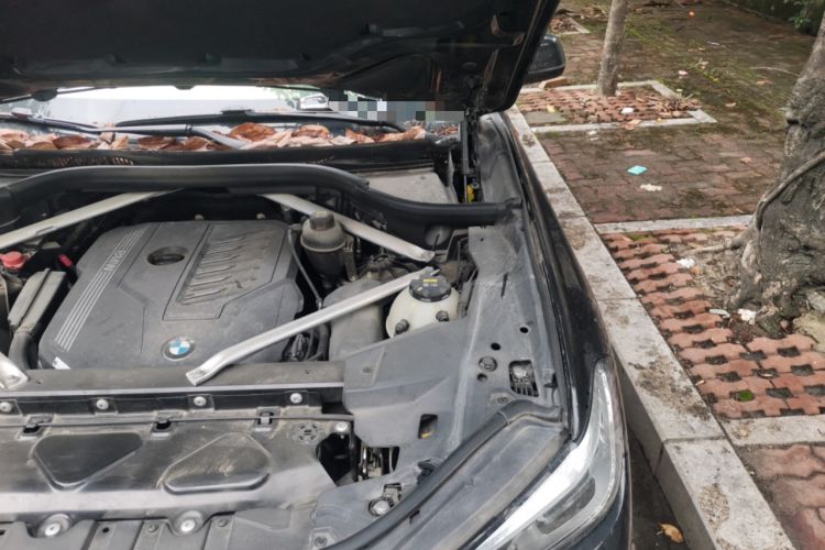Used BMW X5 2019 xDrive40i M Sport Package Engine Bay Left