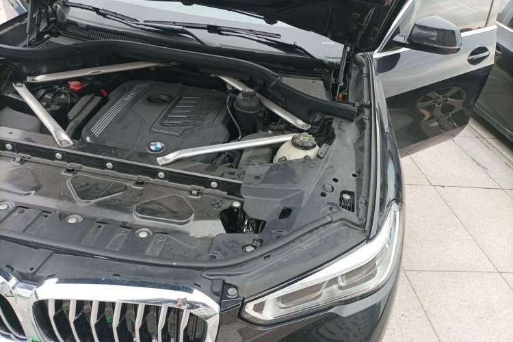 Used BMW X5 2019 xDrive40i M Sport Package Engine Bay Left