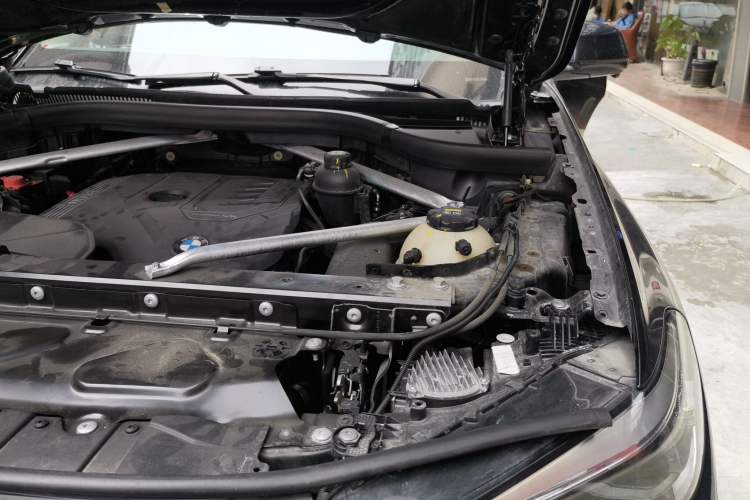 Used BMW X5 2019 xDrive30i M Sport Package Engine Bay Left
