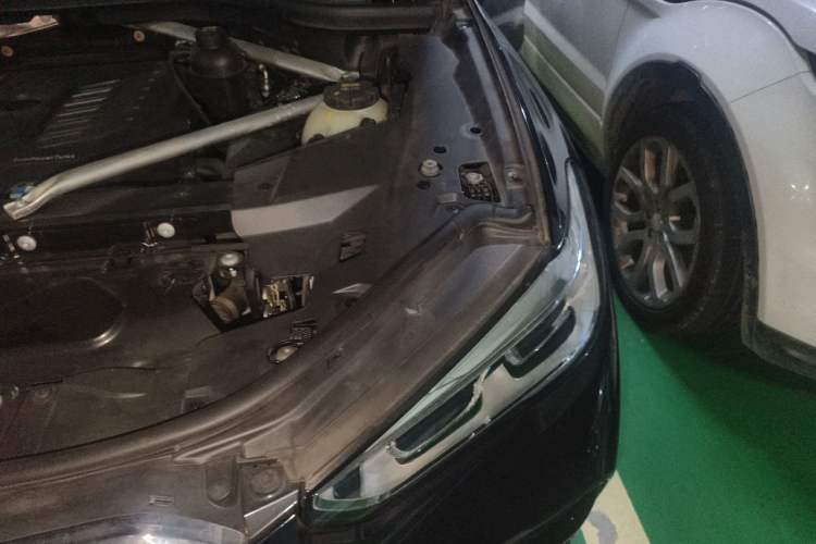 Used BMW X5 2019 xDrive40i M Sport Package Engine Bay Left
