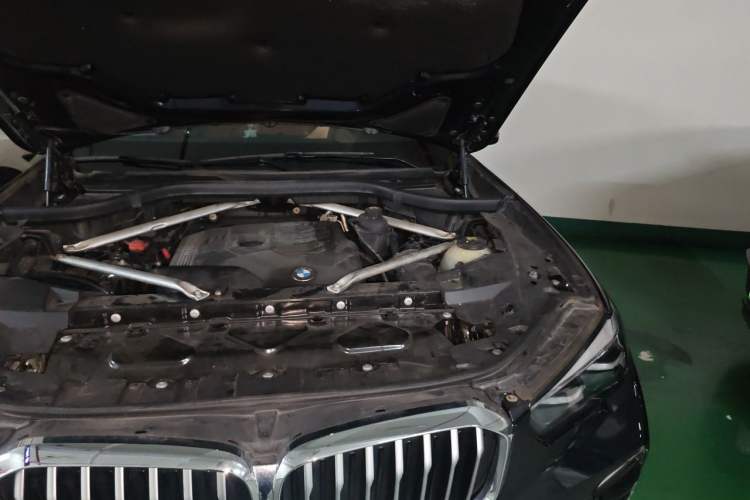 Used BMW X5 2019 xDrive30i M Sport Package Engine Bay Left