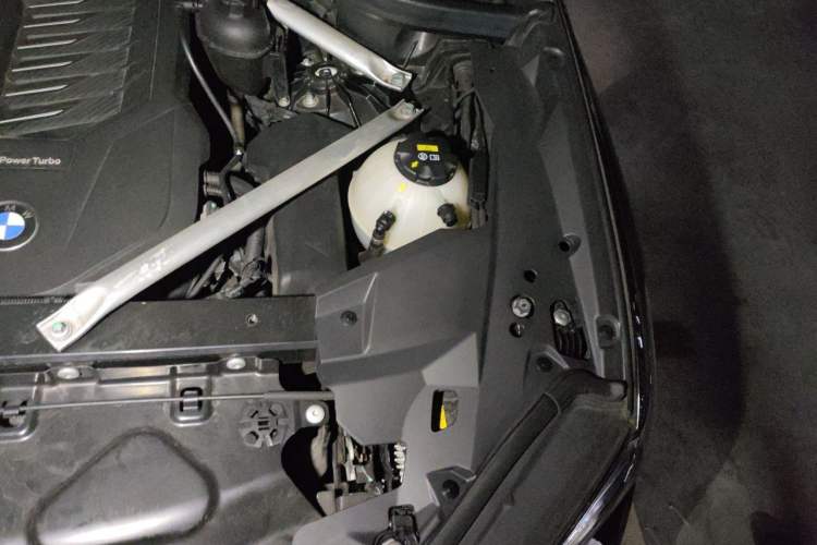 Used BMW X5 2019 xDrive40i M Sport Package Engine Bay Left