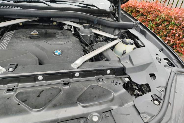 Used BMW X5 2019 xDrive30i X Design Package Engine Bay Left