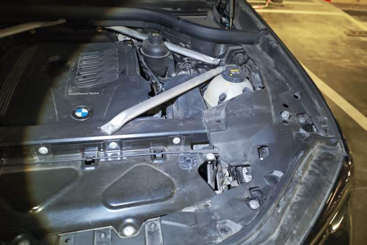 Used BMW X5 2019 xDrive40i M Sport Package Engine Bay Left
