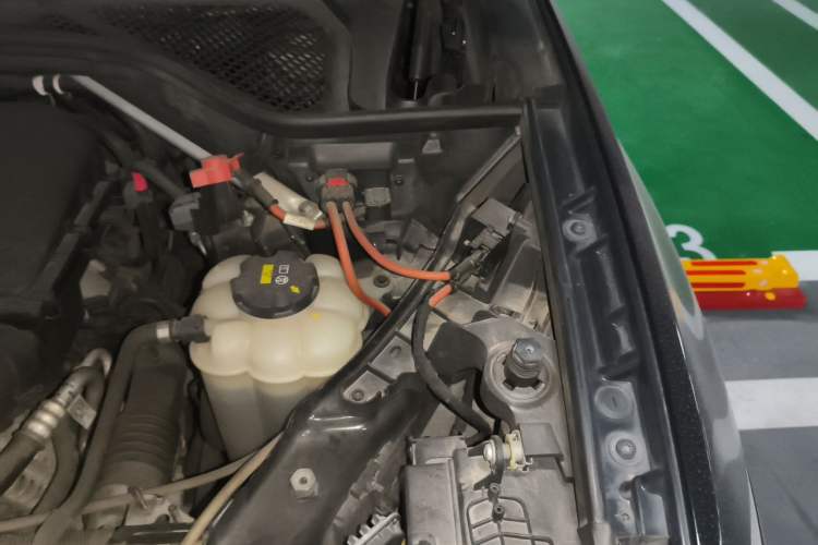 Used BMW X5  Engine Bay Left