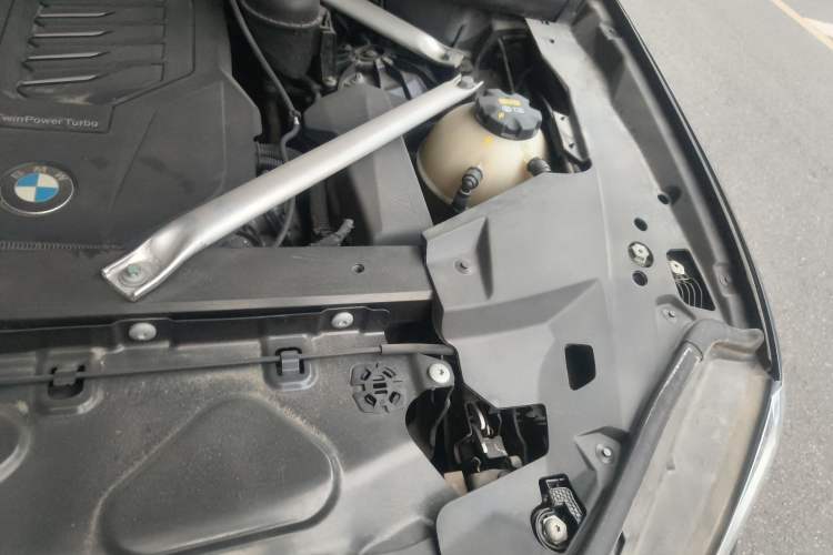 Used BMW X5 2019 xDrive40i M Sport Package Engine Bay Left