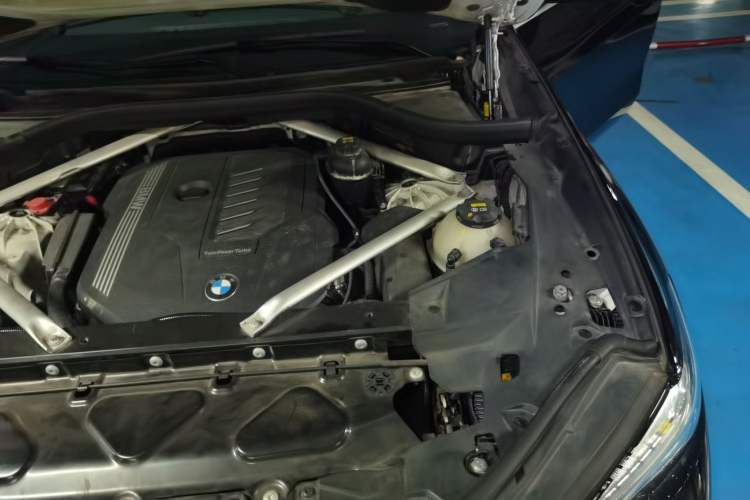 Used BMW X5 2019 xDrive40i M Sport Package Engine Bay Left