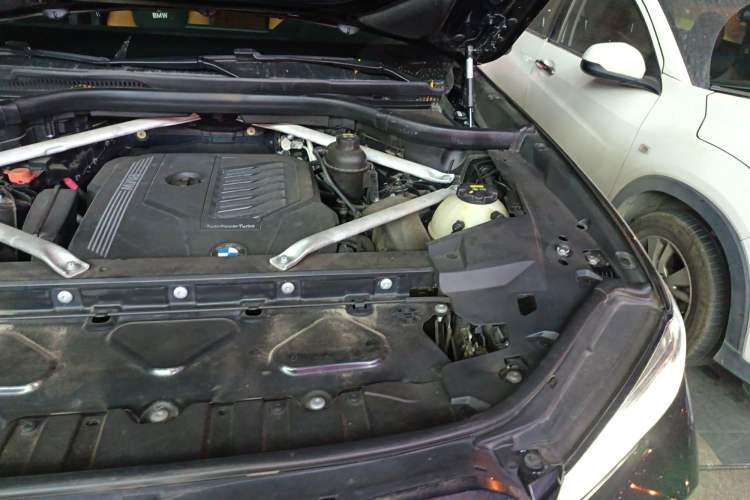 Used BMW X5 2019 xDrive40i M Sport Package Engine Bay Left